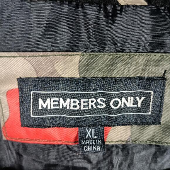 Members Only Jacket Mens XL Camo Black Hooded Faux Fur Lined Puffer Coat Warm - Picture 3 of 14